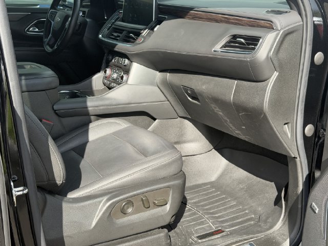 Used 2022 Chevrolet Tahoe LT w/ Luxury Package AWD/4WD image 16