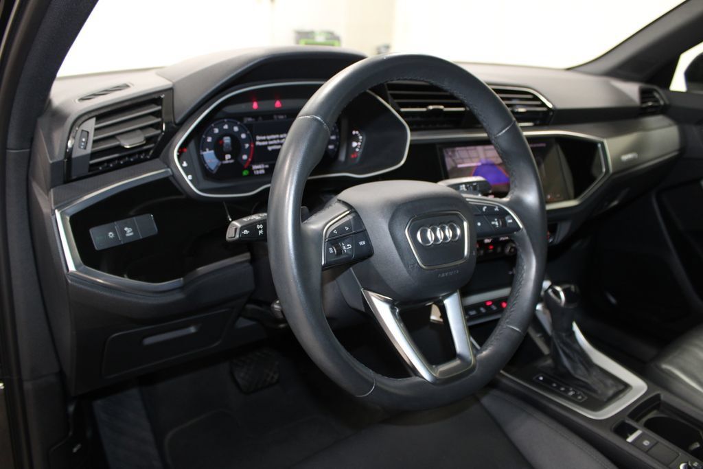 Used 2025 Audi Q3 2.0T Premium AWD/4WD image 18