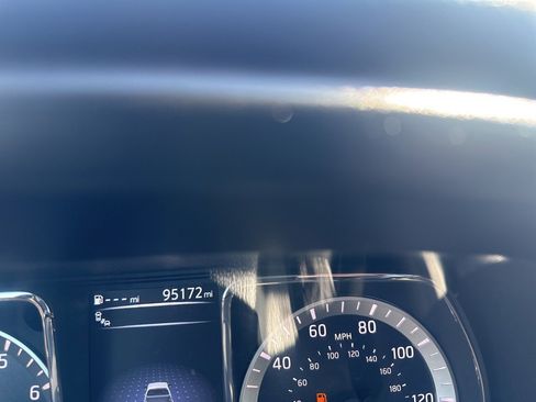 Used 2017 Nissan Titan Platinum Reserve image 32