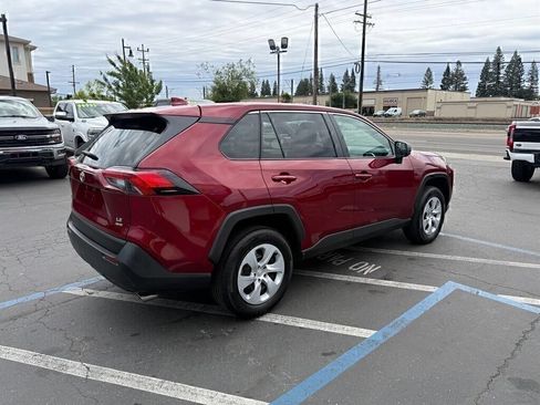 Used 2025 Toyota RAV4 LE AWD/4WD image 5