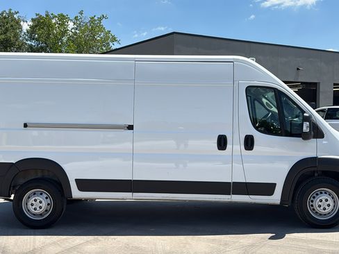 Used 2025 RAM ProMaster 2500 w/ Convenience Group FWD image 6