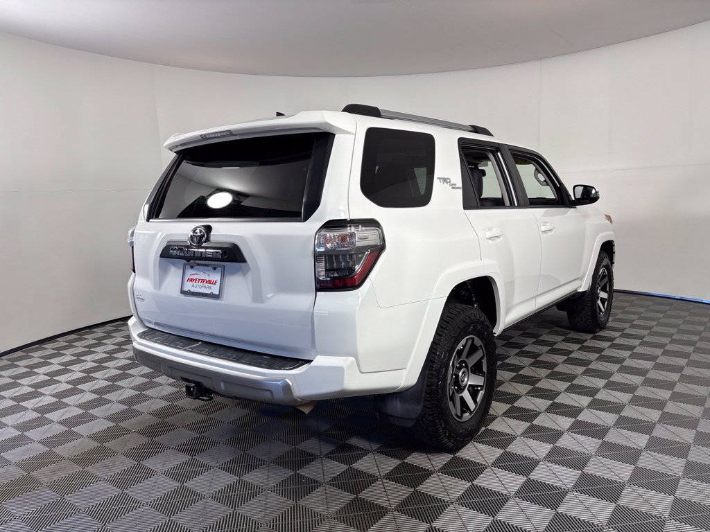 Used 2018 Toyota 4Runner TRD Off-Road Premium AWD/4WD image 5