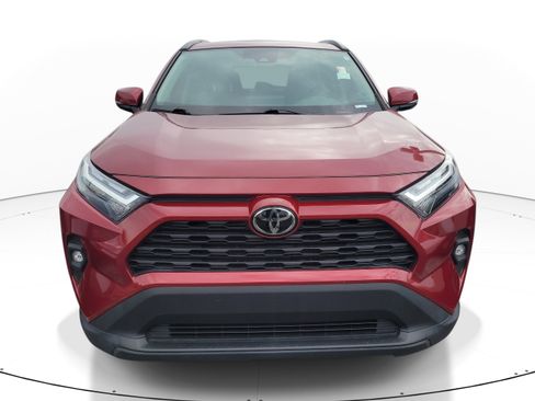 Used 2022 Toyota RAV4 XLE Premium FWD image 2