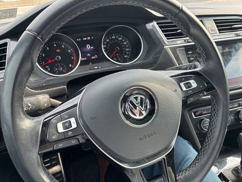 Used 2021 Volkswagen Tiguan SE R-Line image 24
