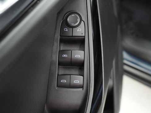 Used 2025 Chevrolet Equinox LT w/ Convenience Package II FWD image 15