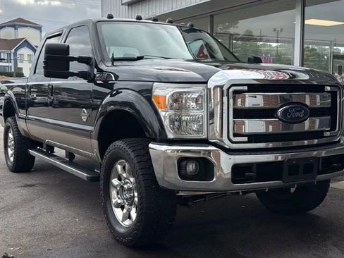 Used 2011 Ford F250 Lariat w/ Lariat Ultimate Pkg image 3