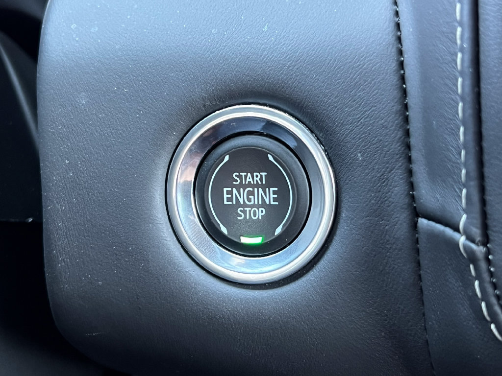 Used 2023 GMC Yukon XL Denali Ultimate AWD/4WD image 37