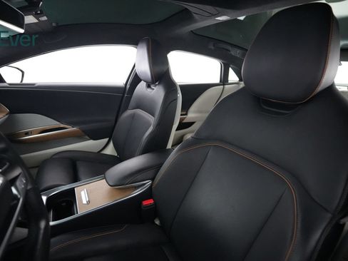 Used 2023 Lucid Air Touring AWD/4WD image 4