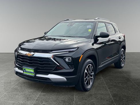 Used 2025 Chevrolet TrailBlazer LT AWD/4WD image 4