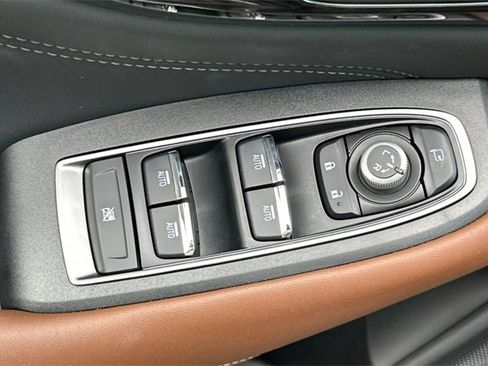 Used 2025 Subaru Outback Touring XT w/ Popular Package #2 image 12