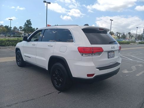 Used 2017 Jeep Grand Cherokee Laredo image 6