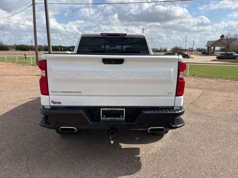 Used 2021 Chevrolet Silverado 1500 LT Trail Boss w/ Convenience Package II AWD/4WD image 5
