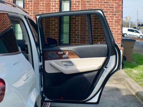 Used 2022 Mercedes-Benz GLS 450 4MATIC image 52