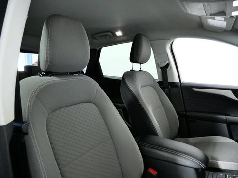 Certified 2022 Ford Escape SE w/ Cold Weather Package FWD image 11