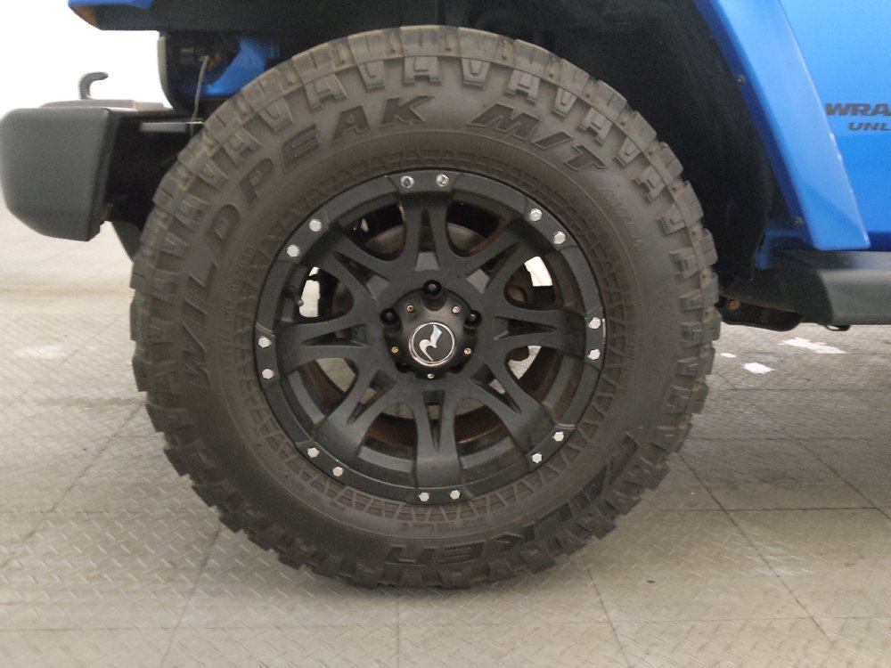 Used 2014 Jeep Wrangler Unlimited Sahara AWD/4WD image 31