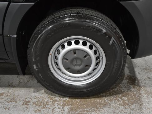 Used 2023 Mercedes-Benz Sprinter 2500 image 58