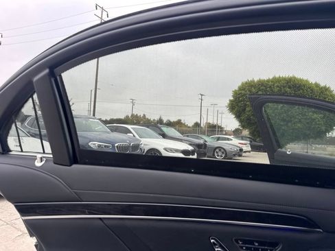 Used 2020 Mercedes-Benz S 560 Sedan image 18