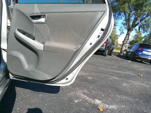 Used 2011 Toyota Prius Three image 25