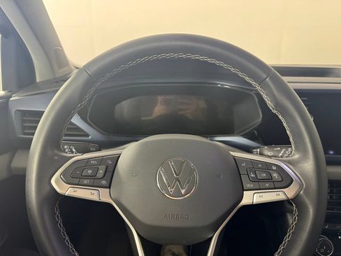 Used 2023 Volkswagen Taos SE w/ Panoramic Sunroof Package AWD/4WD image 13