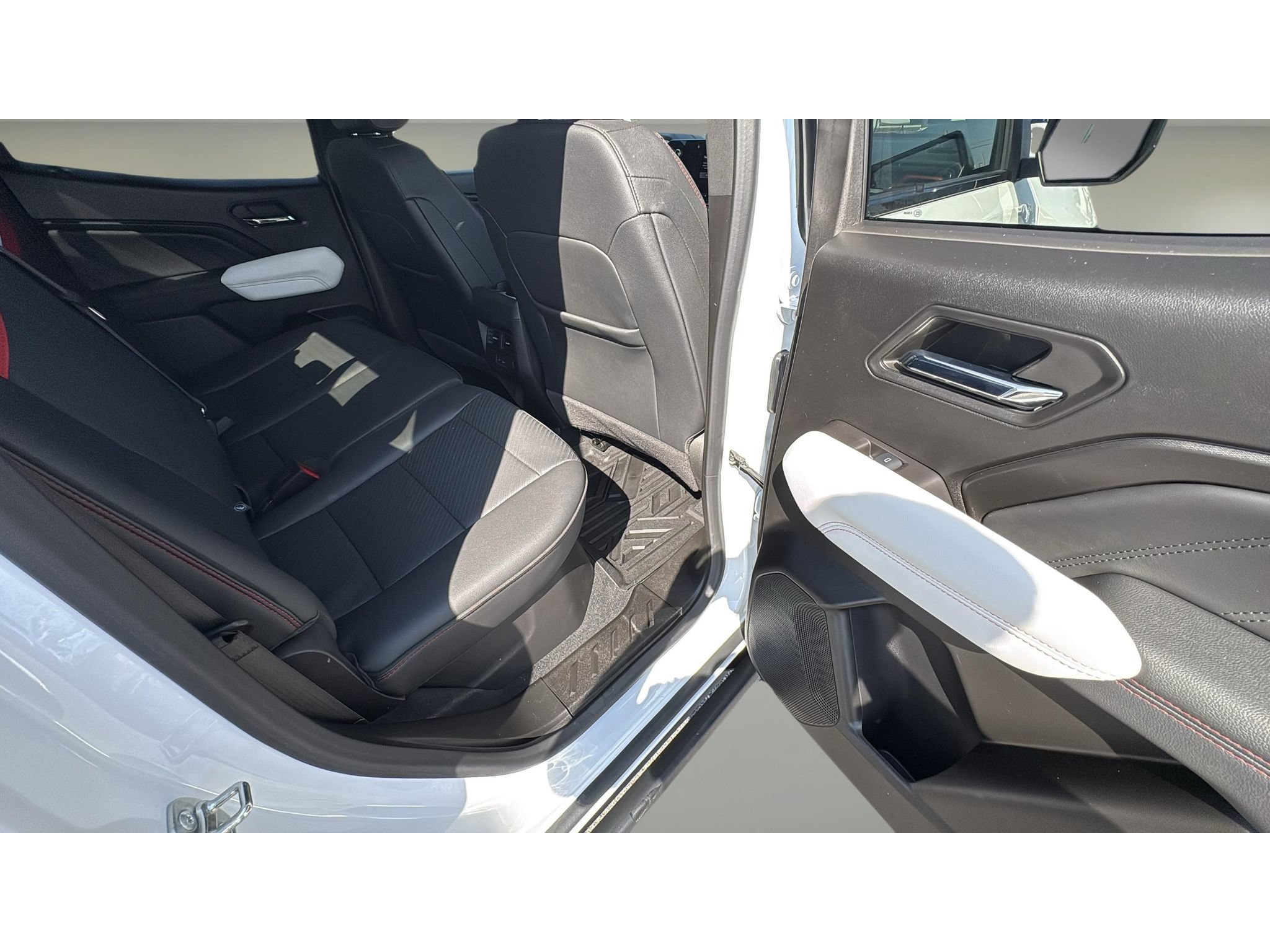Used 2024 GMC Canyon AT4X w/ AT4X AEV Edition AWD/4WD image 14