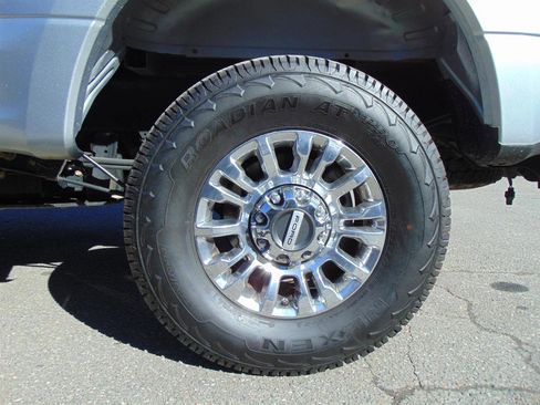 Used 2022 Ford F250 XLT w/ XLT Premium Package image 10