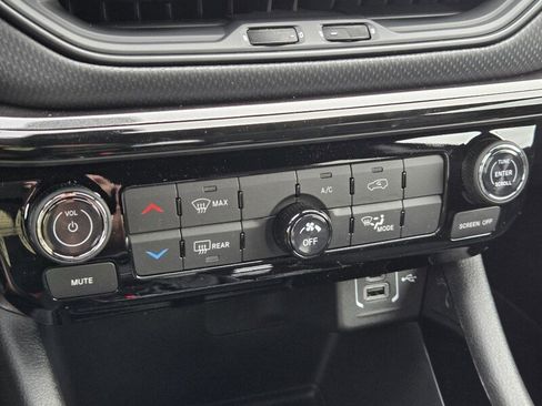 New 2026 Jeep Compass Latitude image 19