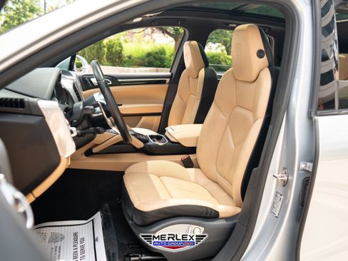 Used 2017 Porsche Cayenne S Platinum w/ Premium Package Plus (Pjy) image 16