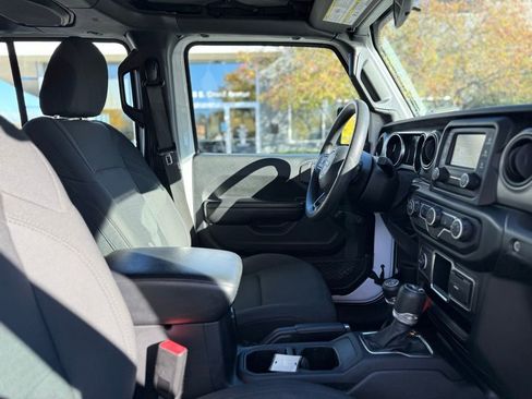 Used 2020 Jeep Wrangler Unlimited Sport image 26