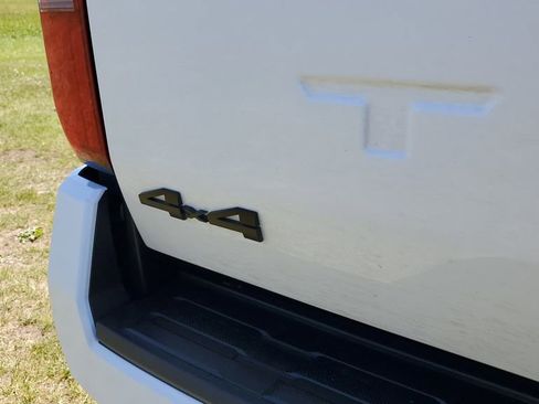 Used 2025 Toyota Tacoma TRD Off-Road AWD/4WD image 24