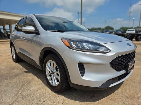 Used 2020 Ford Escape SE FWD image 3