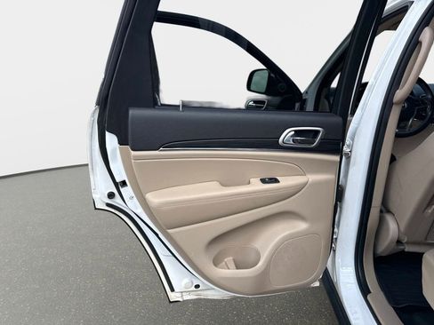 Used 2020 Jeep Grand Cherokee Limited image 11