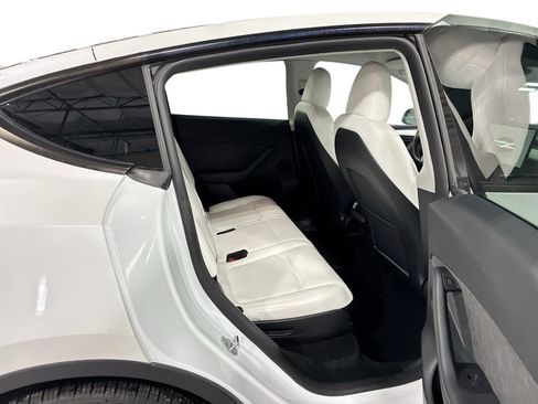 Certified 2023 Tesla Model Y Long Range AWD/4WD image 11