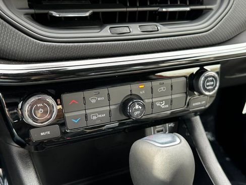 New 2026 Jeep Compass Latitude image 29