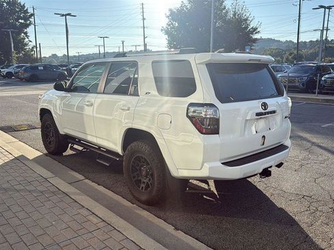 Used 2023 Toyota 4Runner SR5 AWD/4WD image 5