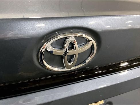 Certified 2025 Toyota Corolla LE FWD image 10