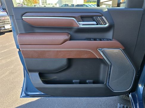 New 2026 GMC Sierra 2500 Denali Ultimate image 11