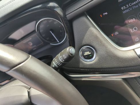 Used 2023 Cadillac XT6 Luxury FWD image 23