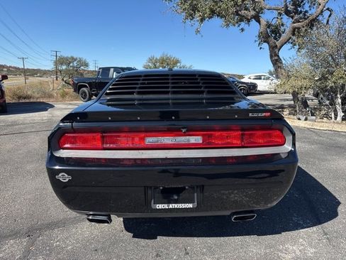 Used 2012 Dodge Challenger SRT8 w/ Premium Sound Group image 6