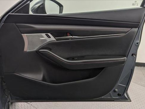 Used 2023 MAZDA MAZDA3 s image 23