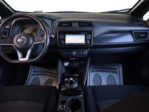 Used 2018 Nissan Leaf SV w/ SV Technology Package image 24