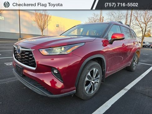 Used 2021 Toyota Highlander XLE image 1