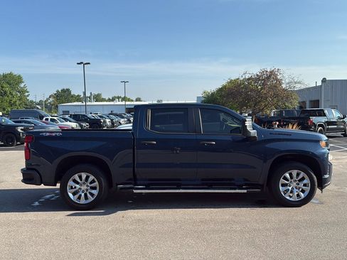 Used 2021 Chevrolet Silverado 1500 Custom w/ Custom Max Trailering Package AWD/4WD image 2