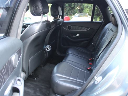 Used 2018 Mercedes-Benz GLC 300 4MATIC image 20