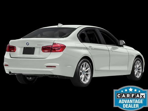 Used 2018 BMW 320i Sedan image 2