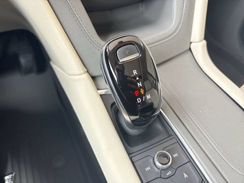 Used 2020 Cadillac XT6 Premium Luxury FWD image 16