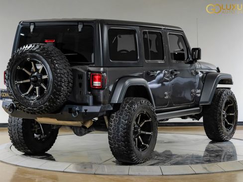 Used 2019 Jeep Wrangler Unlimited Sport S AWD/4WD image 9