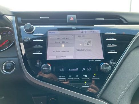 Used 2020 Toyota Camry XSE FWD image 16