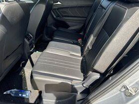 Used 2024 Volkswagen Tiguan SE R-Line FWD image 10