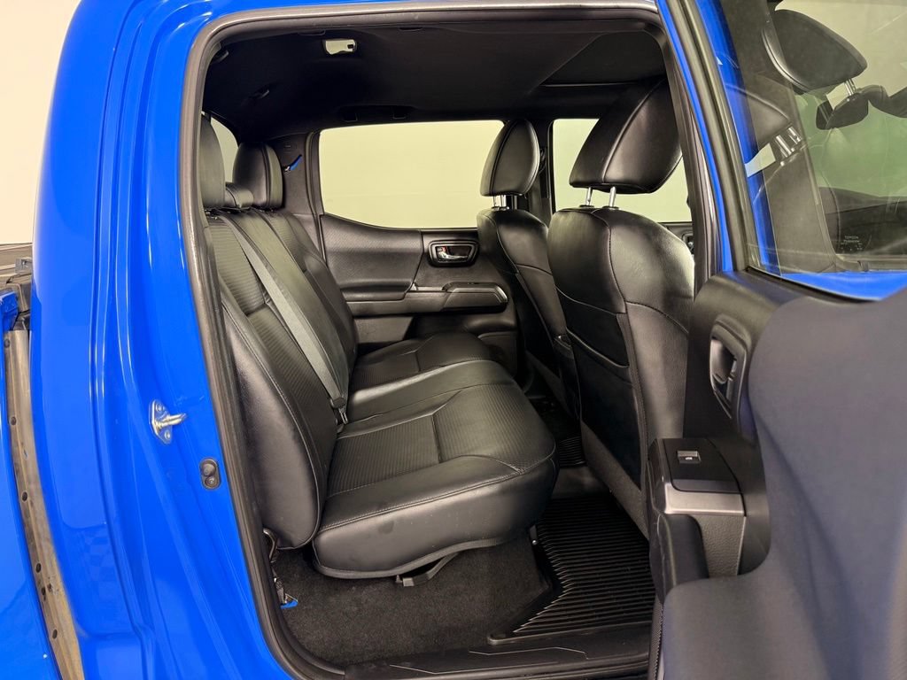 Used 2020 Toyota Tacoma TRD Off-Road w/ TRD Premium Off Road Package AWD/4WD image 25