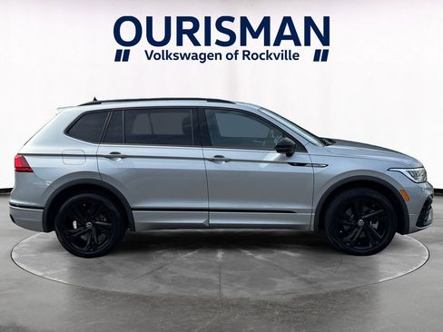 Used 2023 Volkswagen Tiguan SE R-Line FWD image 7